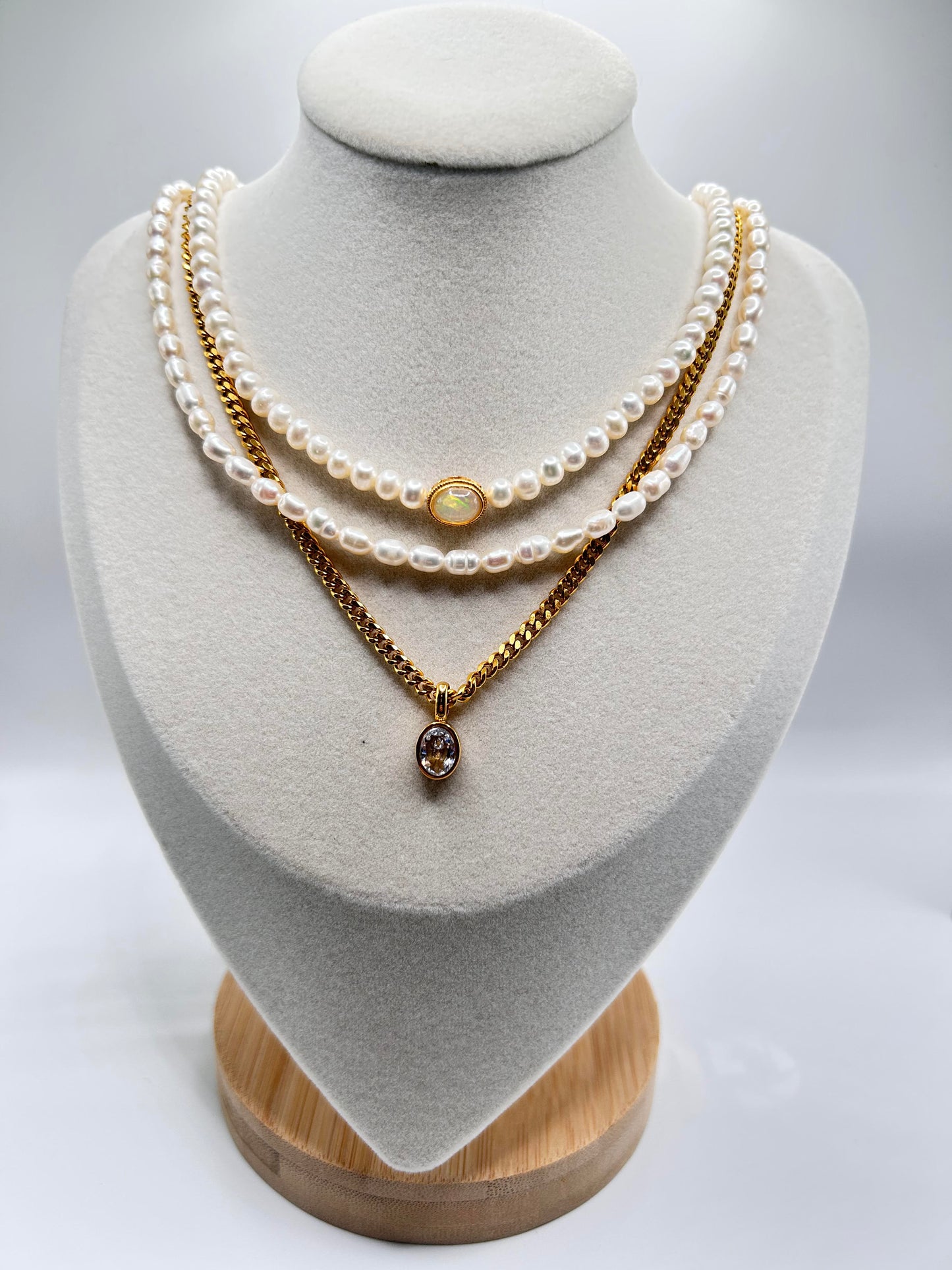 Luminescent - Pearl Necklace