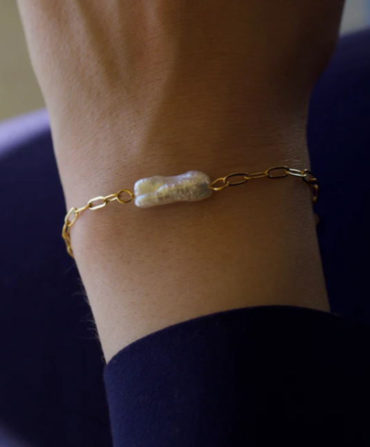 Muriel - Baroque Pearl Gold Bracelet