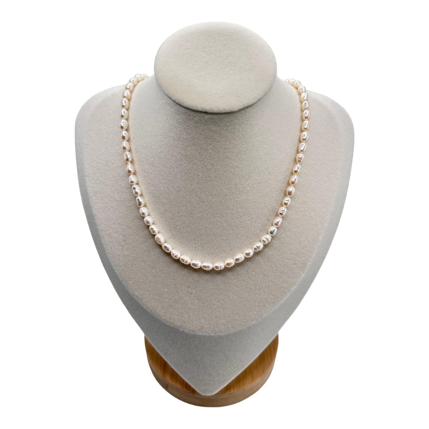 Luminescent - Pearl Necklace